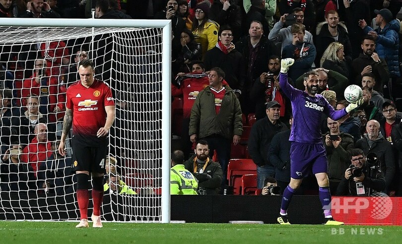 師弟対決はランパード監督に軍配、マンUがEFLカップで2部に苦杯