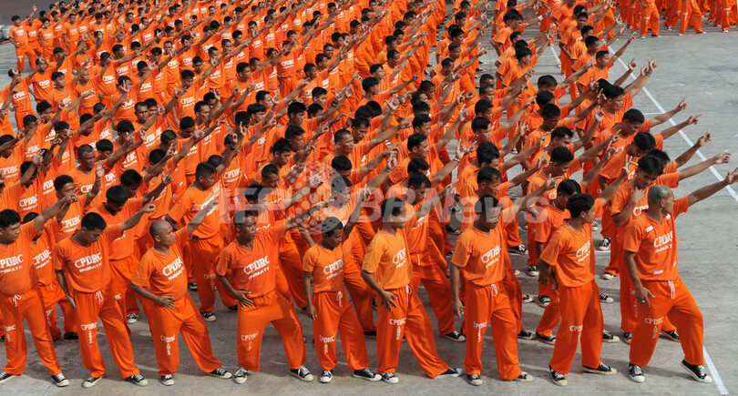 M・ジャクソンさんを追悼、セブ島刑務所で「スリラー」踊る