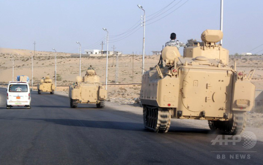 エジプト軍基地など襲撃で26人死亡、イスラム国系が犯行声明 エジプト軍基地など襲撃で26人死亡、イスラム国系が犯行声明