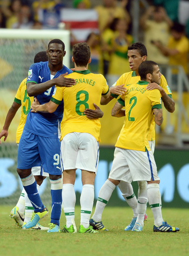 ブラジルがイタリア下しグループ首位通過、コンフェデ杯 写真15