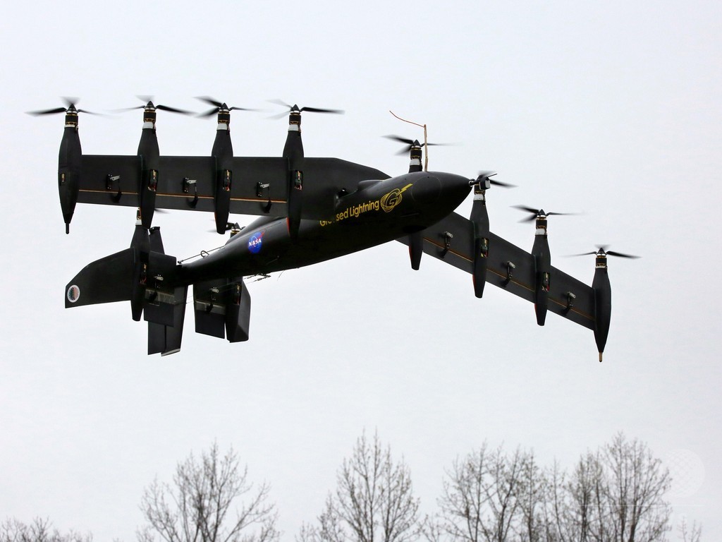 垂直離着陸が可能な無人機「GL-10」、NASAが写真公開 垂直離着陸が可能な無人機「GL-10」、NASAが写真公開