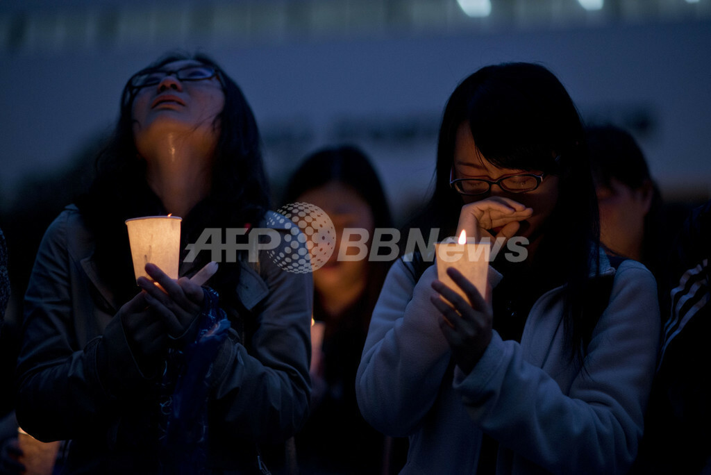 レスリーチャン　最紅 Amazon.co.jp: HOTTOYS マイコン 1 6スケールフィギュア レスリー