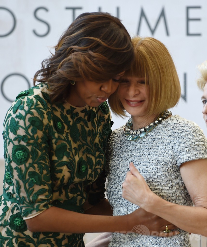 オバマ夫人がテープカット、アナ・ウィンター・コスチューム・センター開館式