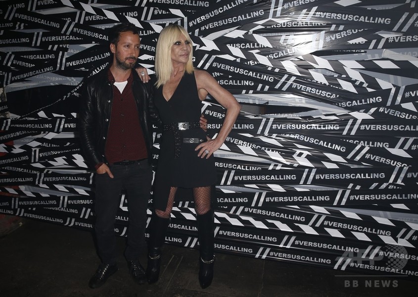 「ヴェルサス・ヴェルサーチ」新作ローンチパーティー開催