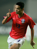 前半10分に決勝ゴールとなる得点を決めて喜ぶ韓国のキム・スンヨン（%%Kim Seung Yong%%）。(c)AFP/CHOI WON-SUK
