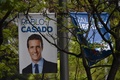 スペインの国民党のパブロ・カサド党首の選挙ポスター（2019年4月21日撮影）。(c)GABRIEL BOUYS / AFP