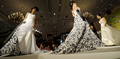 インドネシアのジャカルタ（Jakarta）で開催された08年度グランド・ウエディング・エキスポ（ Grand Wedding Expo）で披露されたファッションショー（2008年6月20日撮影）。(c)AFP/
Jewel SAMAD
