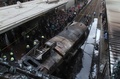 エジプトの首都カイロの駅で発生した、列車の衝突・火災事故の現場（2019年2月27日撮影）。(c)AFP/STRINGER