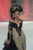インドネシアの首都ジャカルタ（Jakarta）で開催されたインドネシア・ファッションウィーク（Indonesia Fashion Week）で発表されたAnne Avantieの新作（2014年2月23日撮影）。(c)AFP/ADEK BERRY
