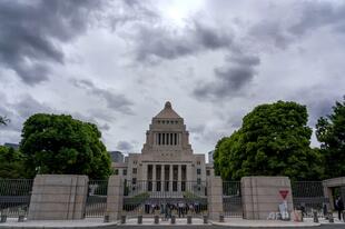 衆院本会議場近くの女性トイレ、増設はわずか個室2か所 本会議前には「行列」