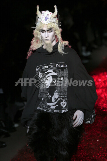 09/10年秋冬パリ・メンズコレクション＞ジョン・ガリアーノ、新作を