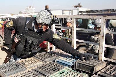 イラク警察官、巡礼者救おうと自爆犯に抱き付き殉職