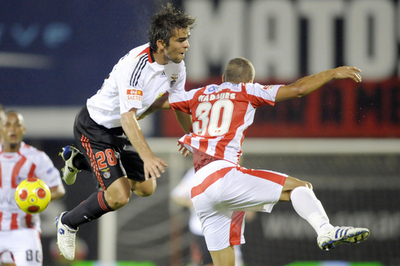 ベンフィカ アウェーでレイショエスと引き分ける