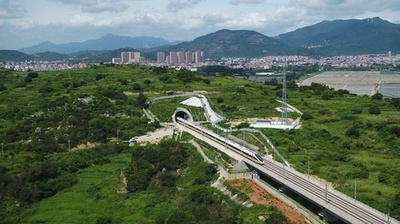 最高時速450キロの高速列車、2025年に運用開始 中国