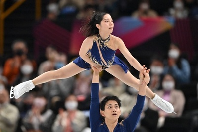 三浦/木原組が自己最高点でペアSP首位発進、世界フィギュア