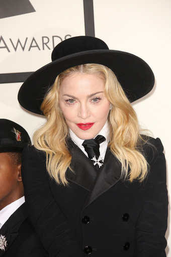 マドンナ、「グッチ」とコラボした衣装でワールドツアー