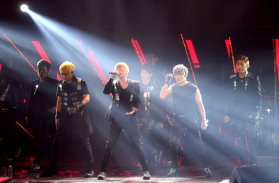 神話、デビュー15周年コンサート