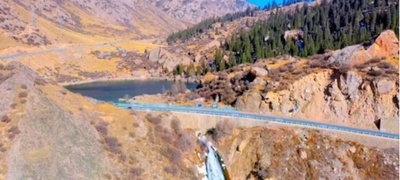 新疆の「ネット人気道路」、8か月の「冬眠」終える 全線開通