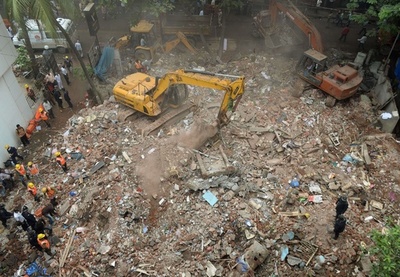 印ムンバイ近くで老朽化した建物が倒壊、11人死亡