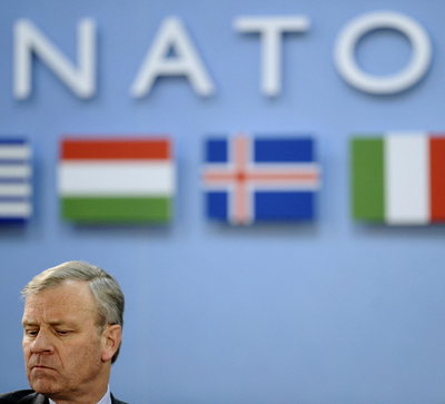 NATO、ロシアとの定期協議再開へ グルジア・ウクライナとの関係強化も