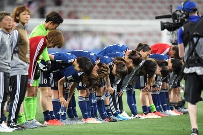 日本がイングランドに黒星、16強でオランダかカナダと対戦 女子W杯