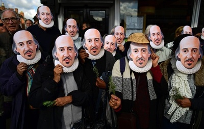 シェークスピア没後400年、故郷で記念行事