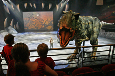 1億6先年前に逆戻り?! 動く恐竜ショー開催 - オーストラリア