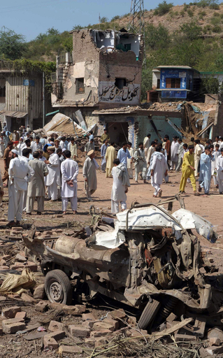 パキスタンの市場で自爆攻撃、33人死亡 背景に宗派間対立か