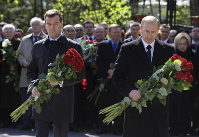 エリツィン前露大統領1周忌、式典にプーチン大統領ら参列 記念碑も公開