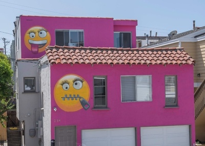 民泊めぐり米高級住宅地でバトル、新たな火種は「絵文字ハウス」