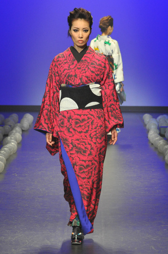 「サンサイ サイトウ」15年春夏新作を発表