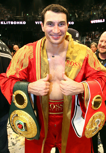 ＜ボクシング＞ウラディミール・クリチコ 2度目のタイトル防衛に成功 - ドイツ