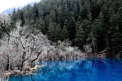水ぬるむ九寨溝 四川