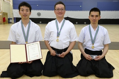 世界弓道がフランスで開催、団体戦で日本が優勝