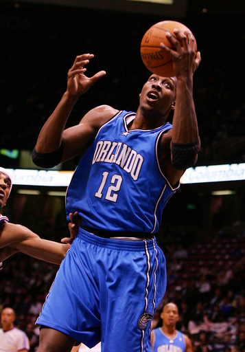 マジック ネッツに快勝しシーズン8勝目を挙げる