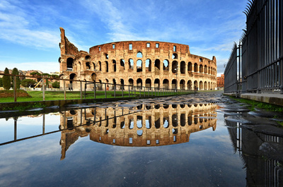 ビールの「代価」は10万円、観光客がコロッセオ侵入 伊