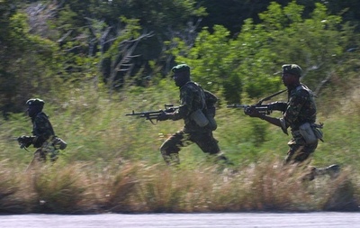 ソマリアのイスラム過激派組織、米軍とケニア軍の共用基地を攻撃