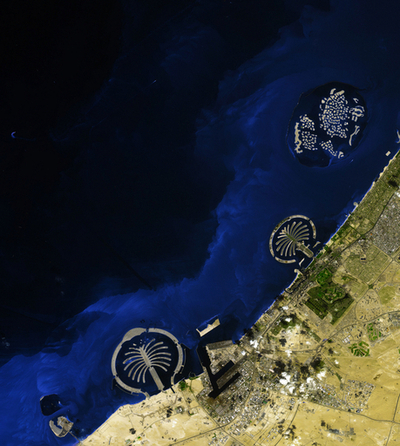 ドバイの人工島、パームとワールド