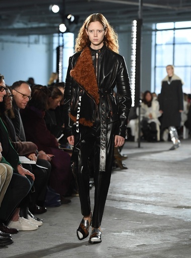 「プロエンザ スクーラー」17/18年秋冬