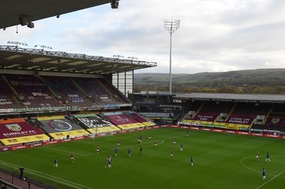 都市封鎖の英国、一部スポーツの実施は無観客で継続へ