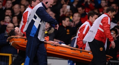 ファン・ペルシー、膝負傷で最大6週間の離脱