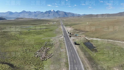 【三里河中国経済観察】新疆の交通革命――西への開放に新たな章を刻む