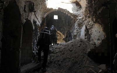 ウマイヤド・モスクの塔、戦闘で崩壊 シリア北部アレッポ