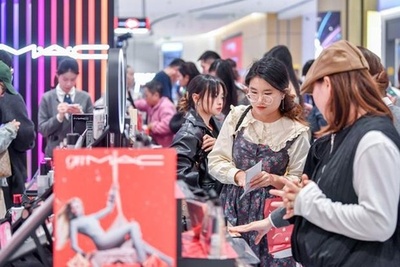 中国の海南自由貿易港が「封関運営」開始以来  1日平均2.4万人が免税ショッピング