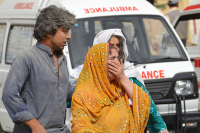 パキスタンで女子大生を標的にした攻撃、25人死亡