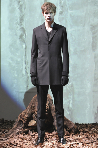 ＜09/10年秋冬東京・コレクション＞パブリックイメージ、新作を発表