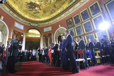 ベネズエラ、制憲議会が発足 国内の亀裂深まる