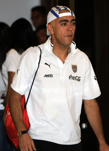 ウルグアイ 準決勝へ向けカラカイボに到着