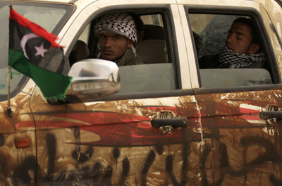 カダフィ軍、ブレガ奪還 主要都市ベンガジに迫る