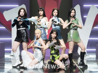 [★フォト] STAYCの華やかなカムバックステージ – KOREA WAVE